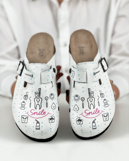 Papuci dama cu branț din piele întoarsă Saboti ortopedici Stomatologic