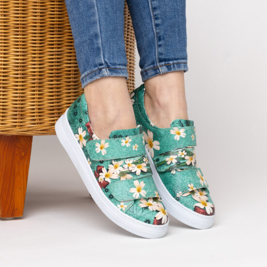 Adidași damă moderni cu design din piele ecologică. Adidași colorați 2