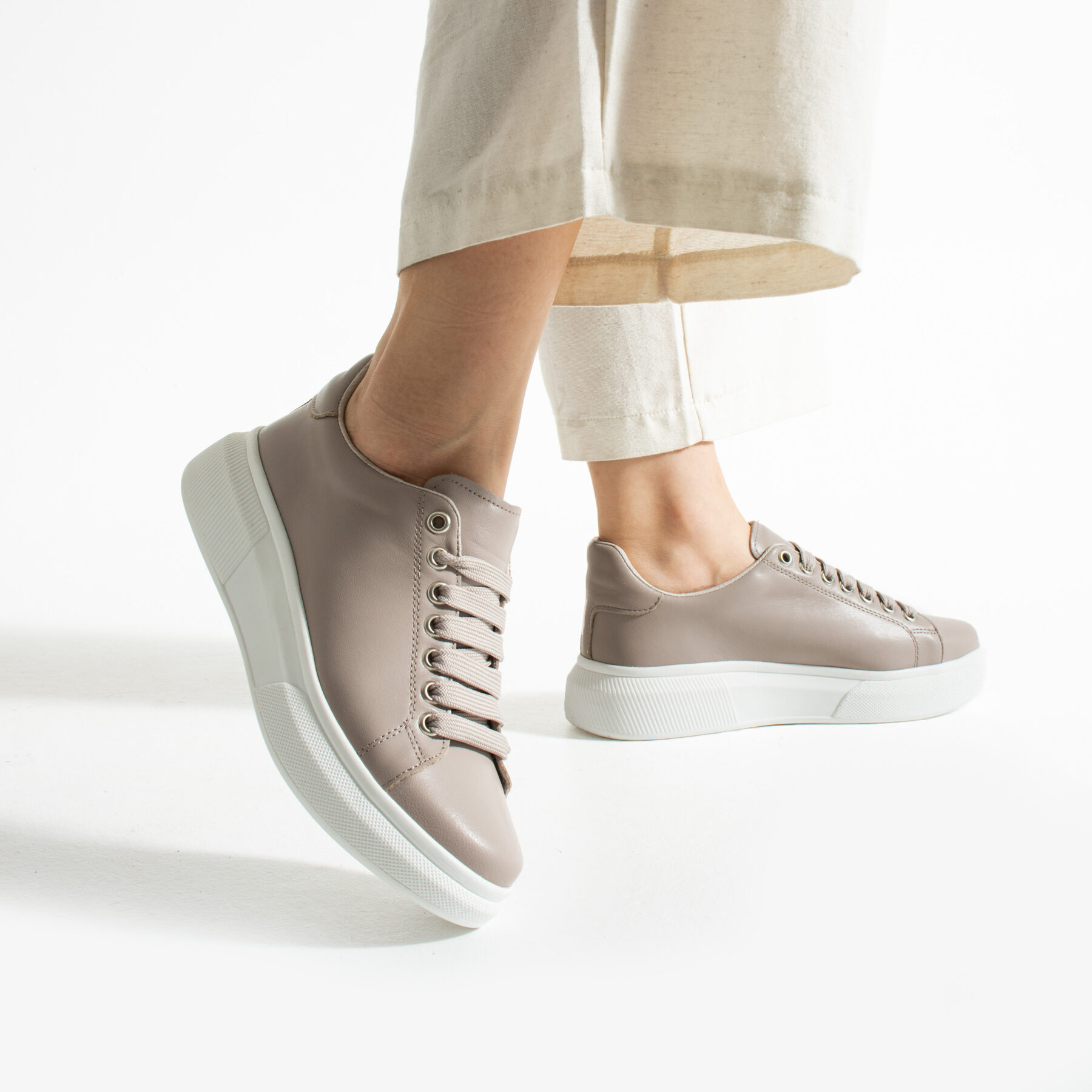 Pantofi sport taupe de damă ușori din piele naturală Adidași colorați 17