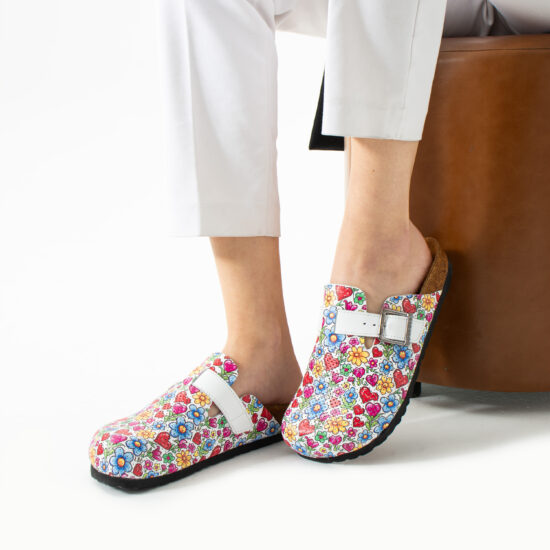 Saboti dama cu talpa ortopedica din piele cu design colorat Saboți veseli Colorati 2 Saboti dama cu talpa ortopedica din piele cu design colorat Saboți veseli Colorati 2