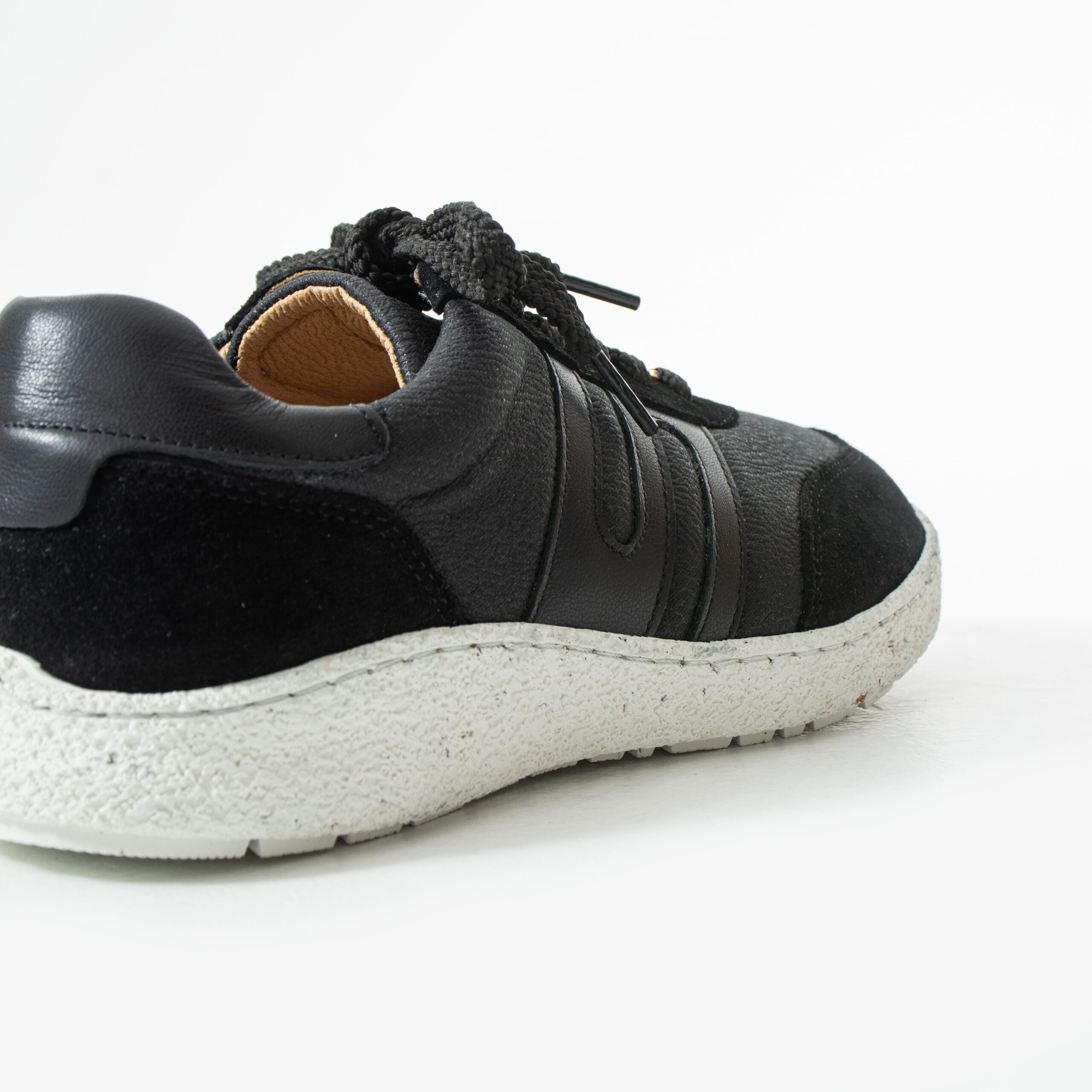 Încălțăminte barefoot damă cu vârf lat – Onyx Încălțăminte barefoot pentru femei 8 Încălțăminte barefoot damă cu vârf lat – Onyx Încălțăminte barefoot pentru femei 8