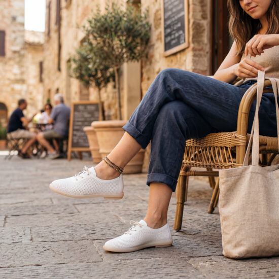 TS Memory Lite Pantofi casual albi pentru damă din piele naturală cu spumă de memorie - detaliu