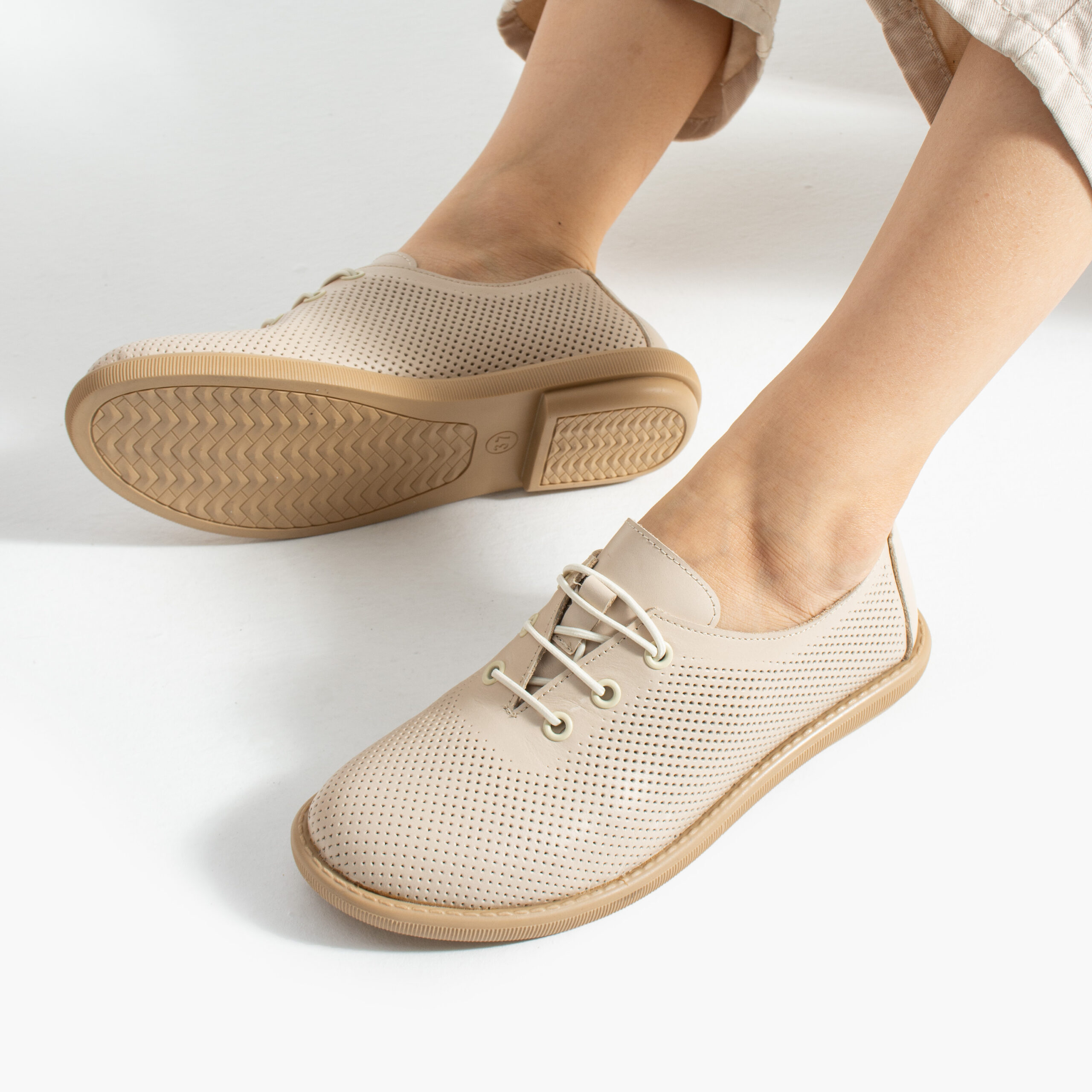 Pantofi casual bej pentru damă din piele naturală cu spumă de memorie Pantofi casual 15 Pantofi casual bej pentru damă din piele naturală cu spumă de memorie Pantofi casual 15