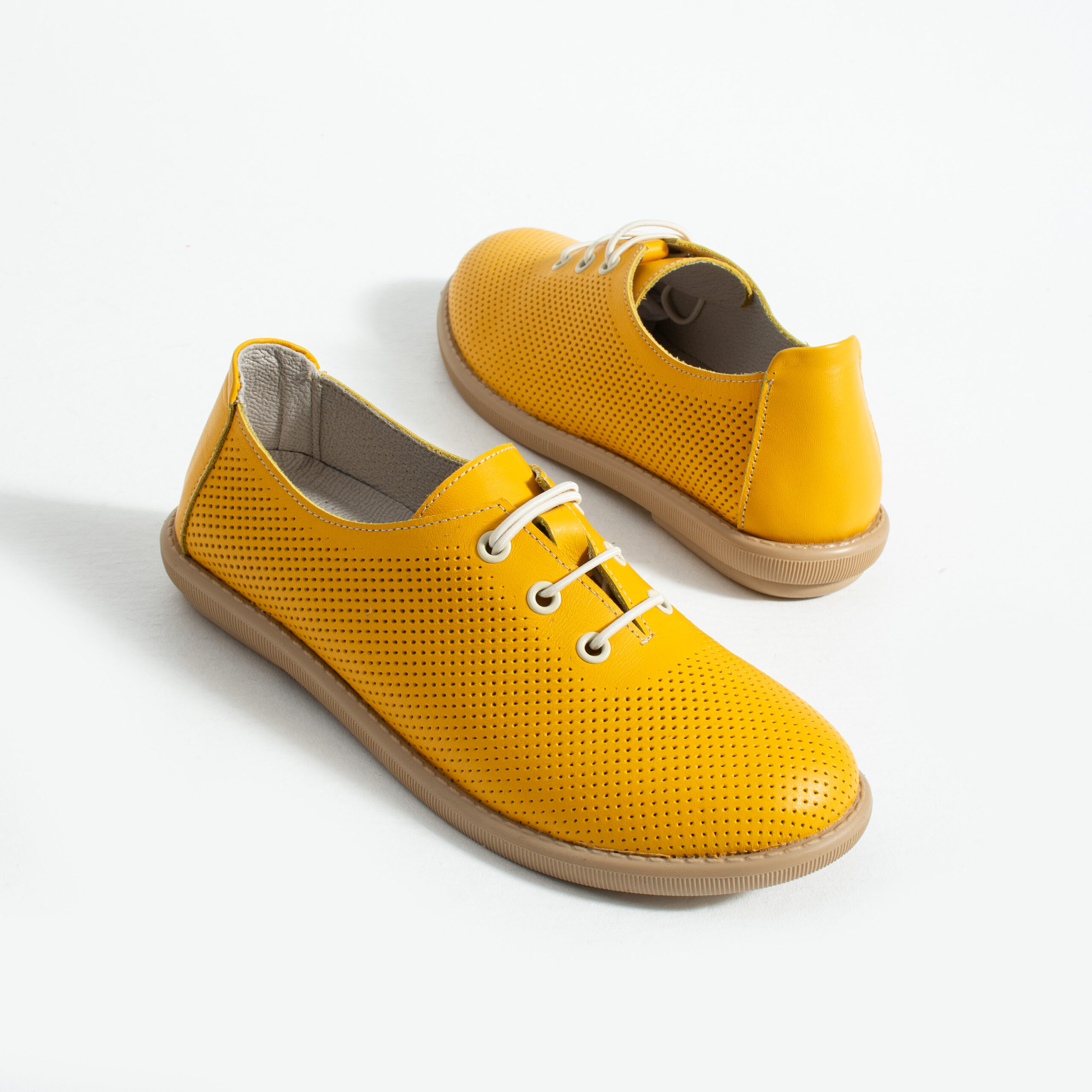 Pantofi casual galbeni pentru damă din piele naturală cu spumă de memorie Pantofi casual 16 Pantofi casual galbeni pentru damă din piele naturală cu spumă de memorie Pantofi casual 16