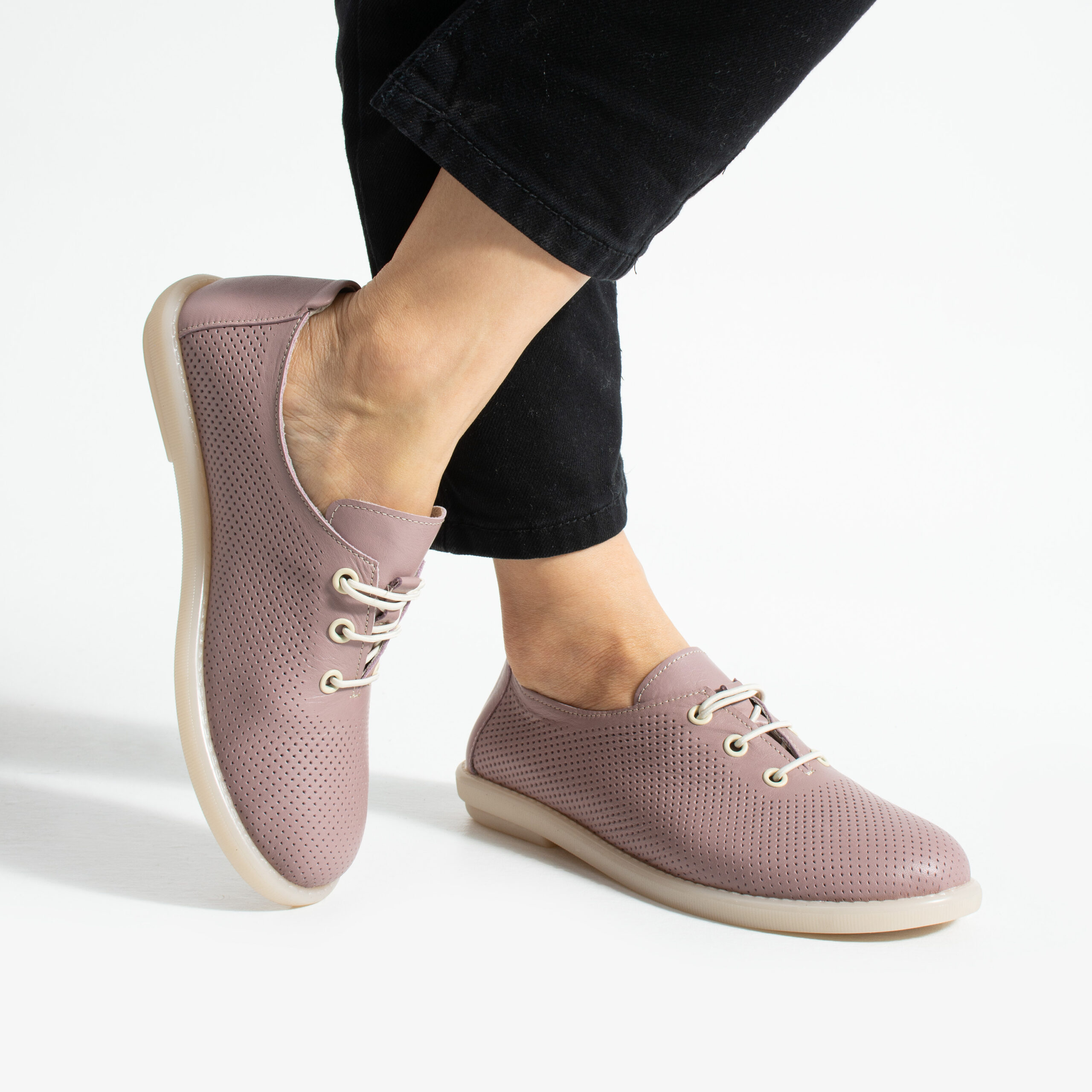 Pantofi casual roz pentru damă din piele naturală cu spumă de memorie Pantofi casual 13 Pantofi casual roz pentru damă din piele naturală cu spumă de memorie Pantofi casual 13