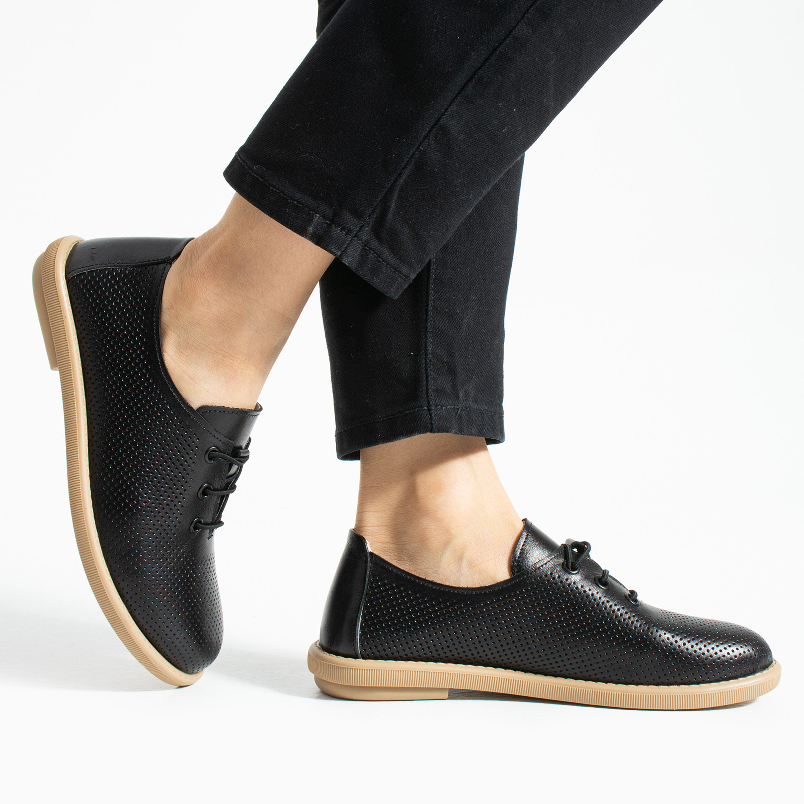 Pantofi casual negri pentru damă din piele naturală cu spumă de memorie Pantofi casual 14 Pantofi casual negri pentru damă din piele naturală cu spumă de memorie Pantofi casual 14