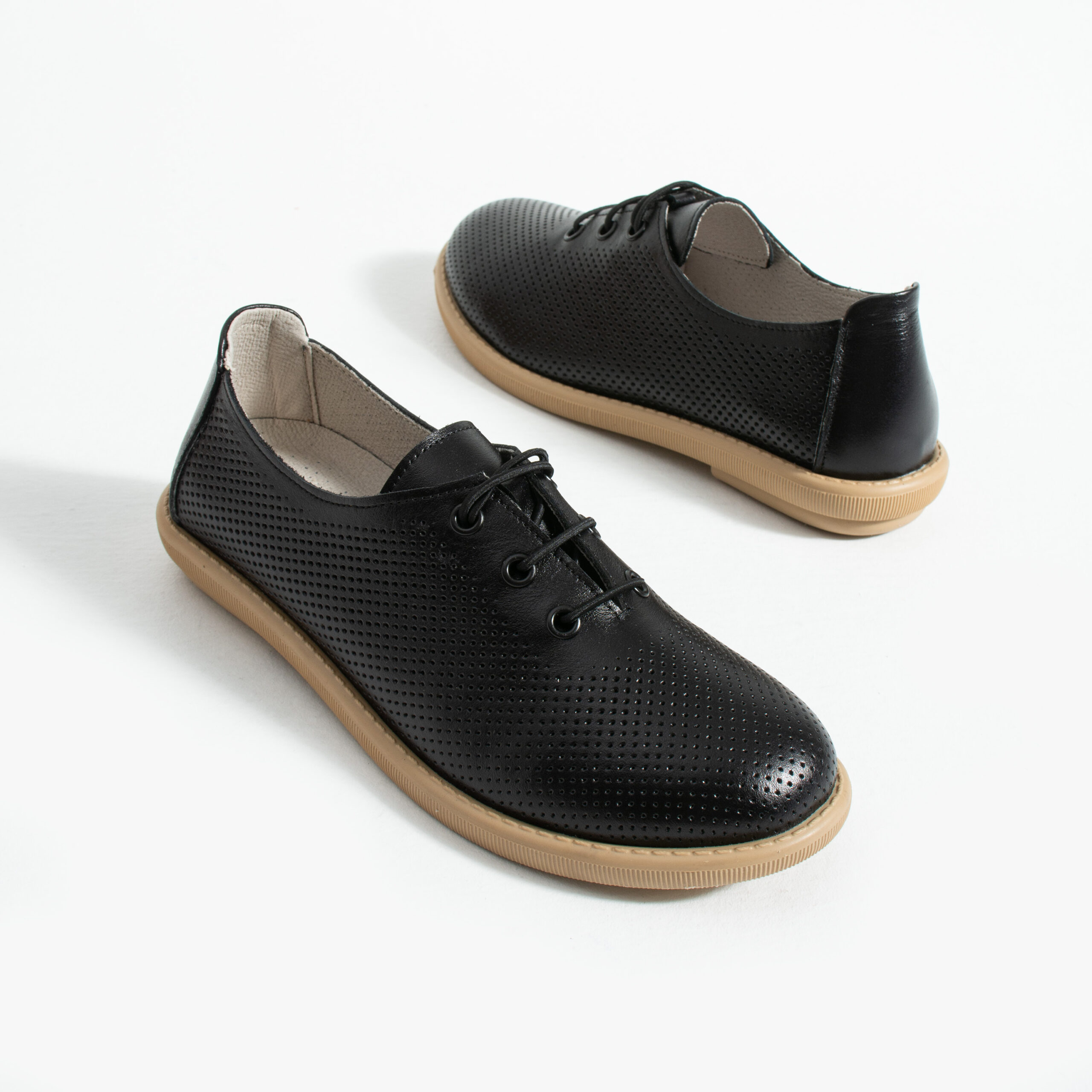 Pantofi casual negri pentru damă din piele naturală cu spumă de memorie Pantofi casual 16 Pantofi casual negri pentru damă din piele naturală cu spumă de memorie Pantofi casual 16