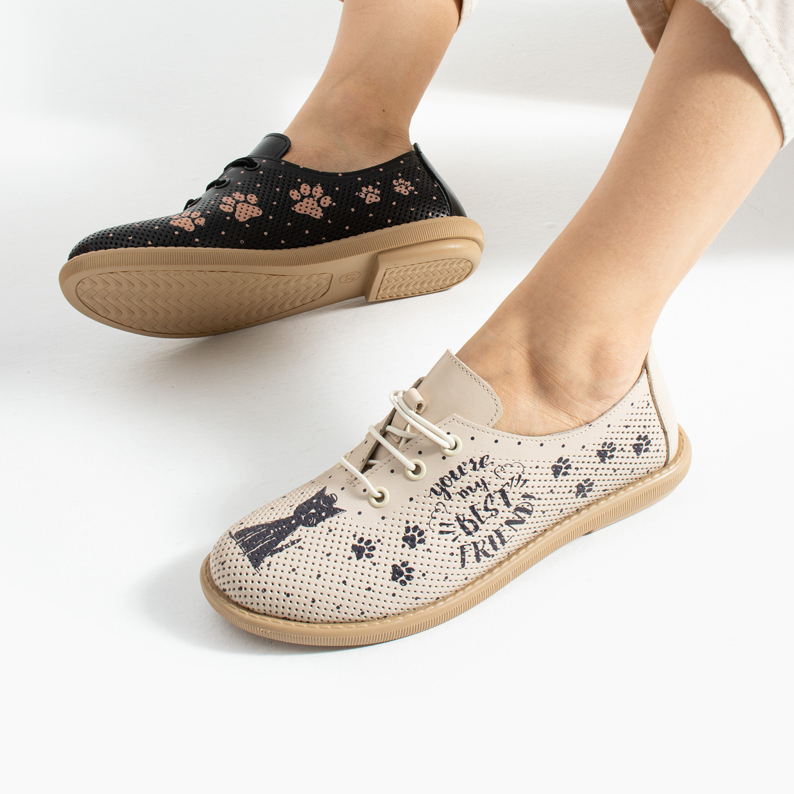 Pantofi casual bicolori pentru damă din piele naturală cu spumă de m Pantofi casual 15 Pantofi casual bicolori pentru damă din piele naturală cu spumă de m Pantofi casual 15