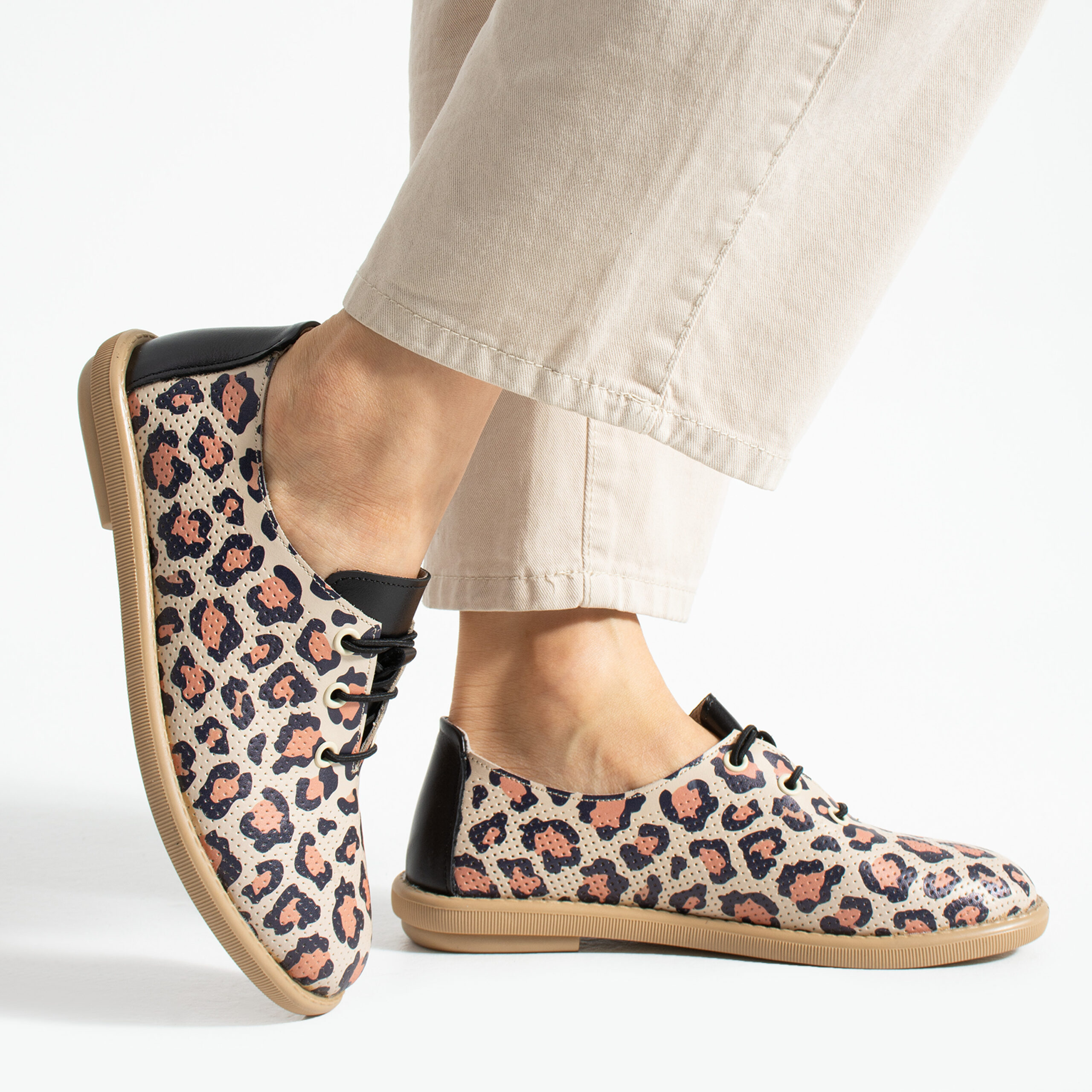 Pantofi casual eleganți din piele naturală cu model leopard și spumă de memorie Pantofi casual 14 Pantofi casual eleganți din piele naturală cu model leopard și spumă de memorie Pantofi casual 14