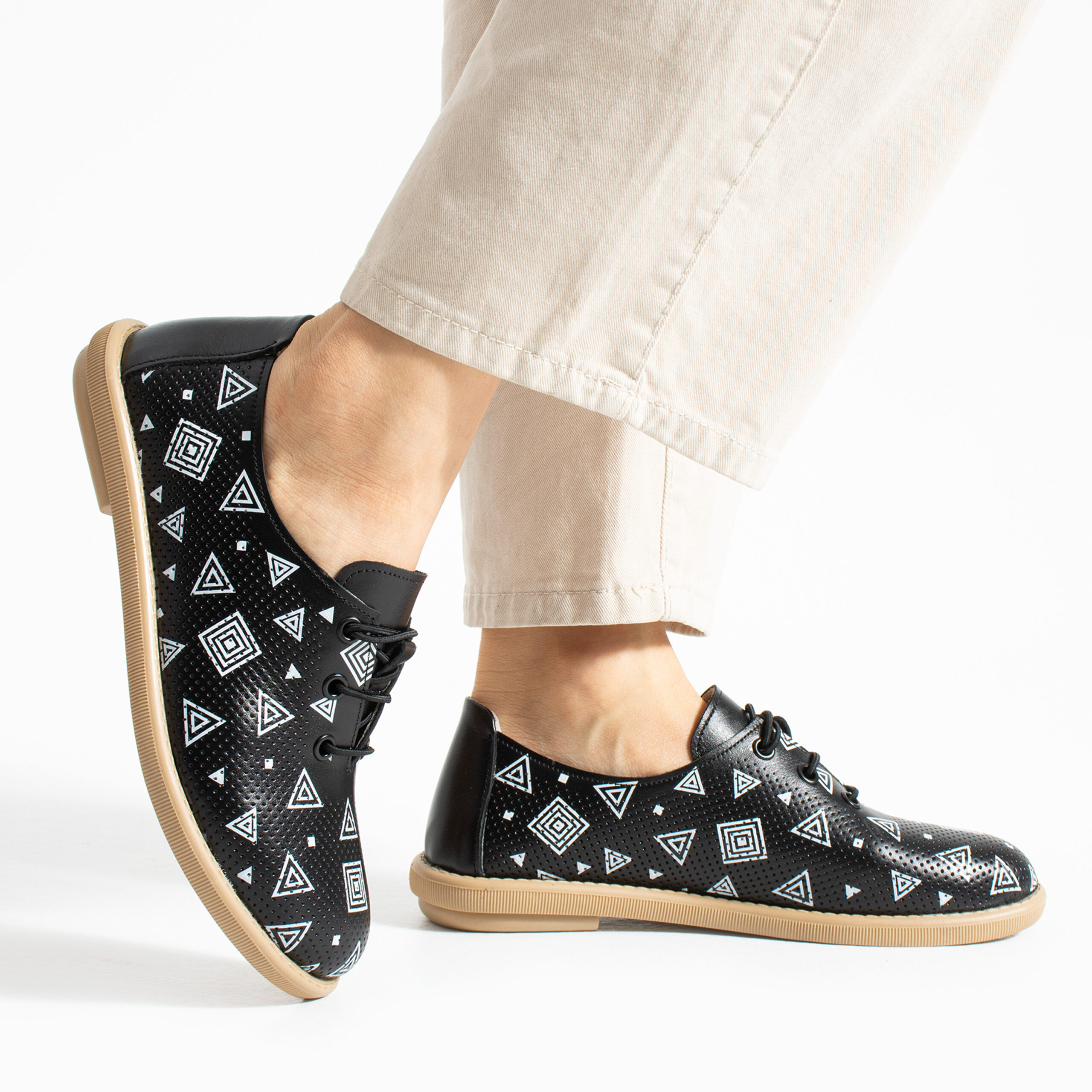 Pantofi casual negri din piele naturală pentru damă cu spumă de memorie Pantofi casual 14 Pantofi casual negri din piele naturală pentru damă cu spumă de memorie Pantofi casual 14