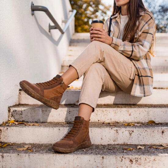 Ghete barefoot de damă din piele naturală cu vârf lat - Maro