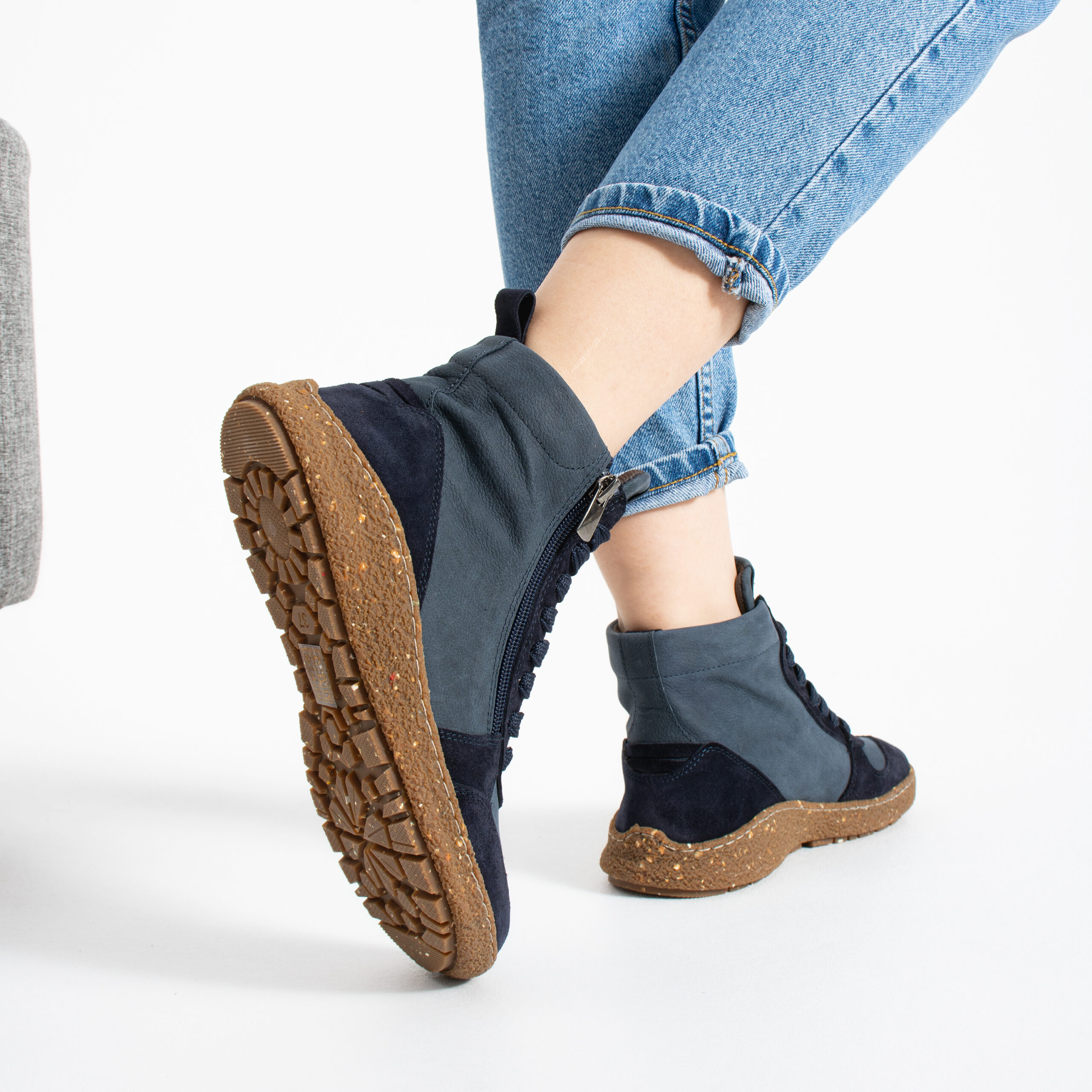 Ghete barefoot de damă din piele naturală cu vârf lat Ghete și bocanci de damă 5 TSL Barefoot North Ocean - Albastru - Nubuc natural