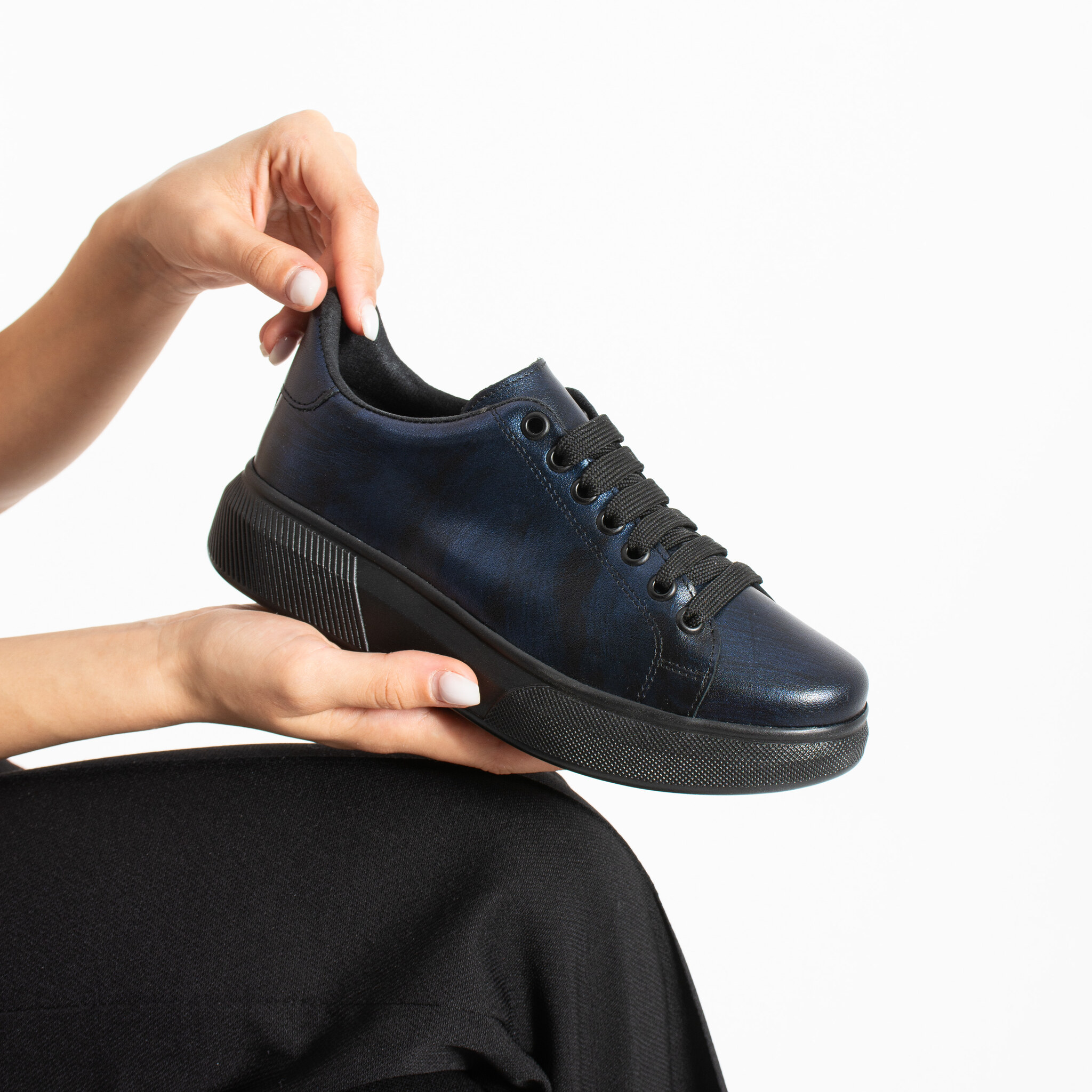 Sneakers casual de damă din piele naturală Sneakers de damă 5 TSL Timeless Midnight - Albastru - Piele naturală